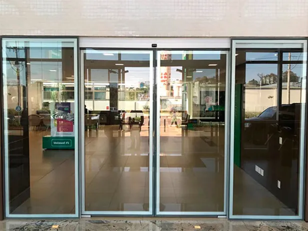Automatização de Porta na Vila Polopoli